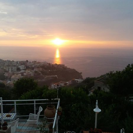 Garden On The Sea Bed & Breakfast Vico Equense Exterior photo